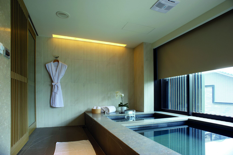 Bathroom 4