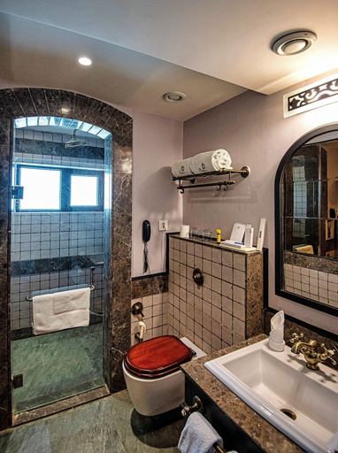 Bathroom 4, The Vintage Srinagar At Dal Lake, Srinagar