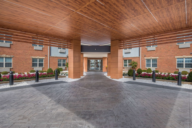 Exterior & Views 2, Wyndham Garden Galena Hotel & Day Spa, Jo Daviess