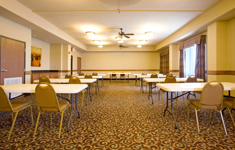 Business Facilities 5, Holiday Inn Express & Suites KINGSVILLE by IHG, Kleberg
