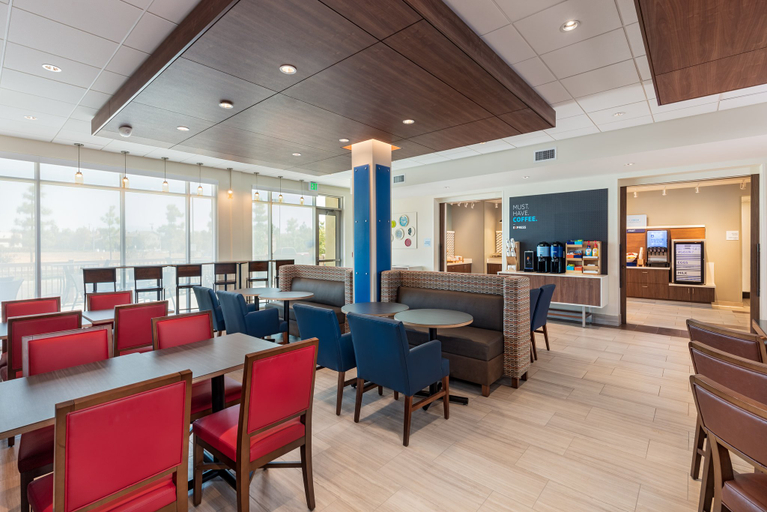 Food & Drinks 2, Holiday Inn Express & Suites MORENO VALLEY - RIVERSIDE by IHG, Riverside