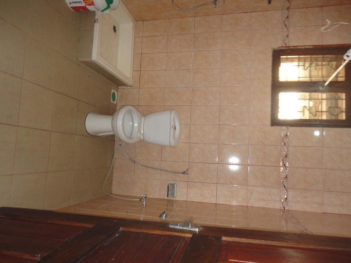 Others 5, Don's Place, Kinondoni