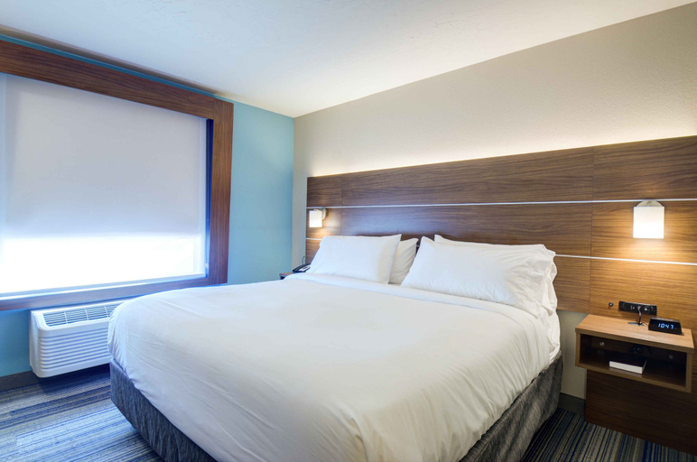 Bedroom 2, Holiday Inn Express & Suites NORTH PLATTE by IHG, Lincoln
