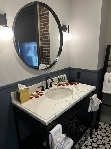 Bathroom 18