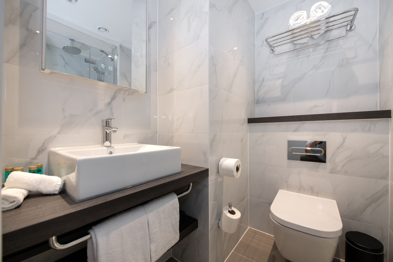 Bathroom 3, voco London Marylebone by IHG, London