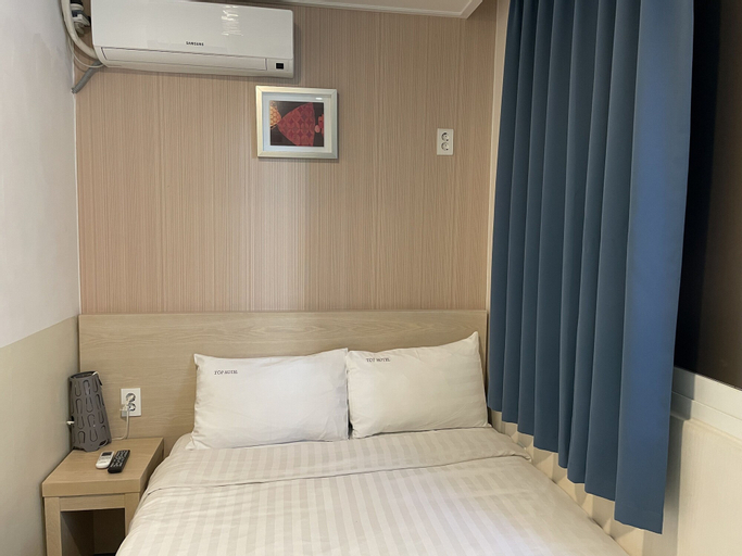 Bedroom 13