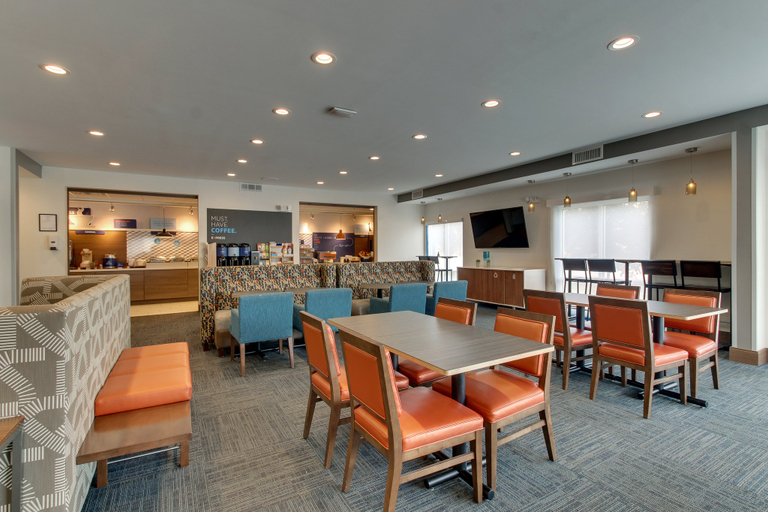 Food & Drinks 5, Holiday Inn Express & Suites ITHACA by IHG, Tompkins