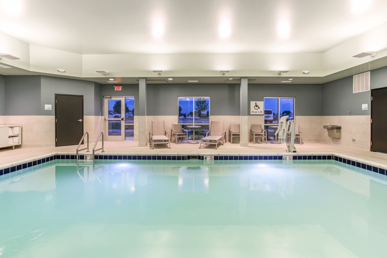Sport & Beauty 2, Holiday Inn Express & Suites OTTAWA by IHG, La Salle