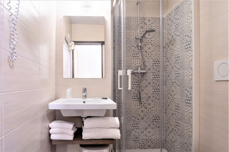 Bathroom 4, Hotel Centrale, Venezia