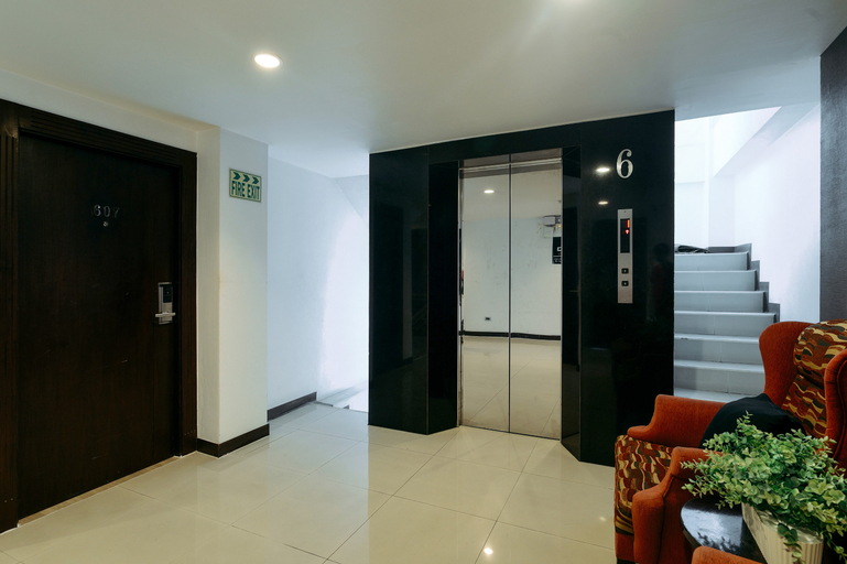 Public Area 4, Tori Crown Hotel, Ratchathewi