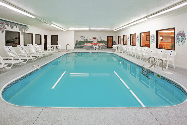 Sport & Beauty 5, Holiday Inn Express & Suites ALLIANCE by IHG, Stark