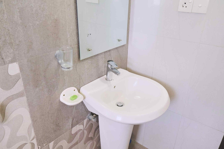 Bathroom 4, Polhena Grand Resort, Matara Four Gravets
