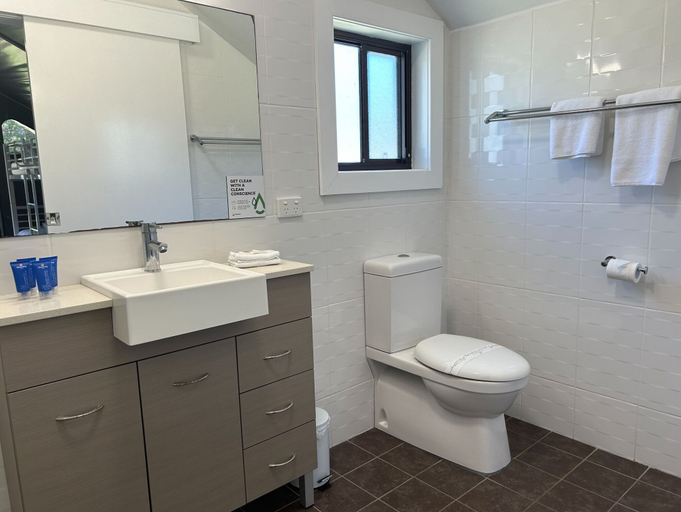 Bathroom 4, Discovery Parks - Narooma Beach, Eurobodalla
