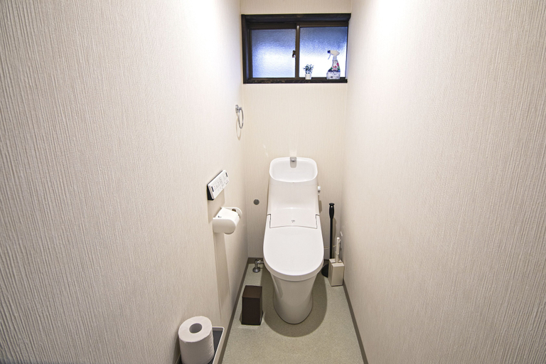 Bathroom 4, Kujo Takeumi, Kyoto