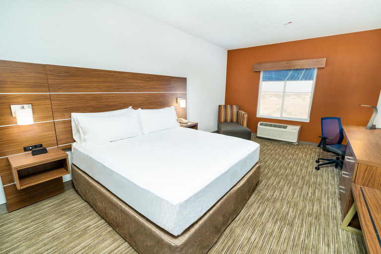Bedroom 2, Holiday Inn Express & Suites LAS VEGAS SW � SPRING VALLEY by IHG, Clark