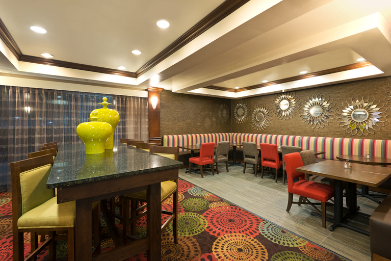 Food & Drinks 3, Holiday Inn Express & Suites LITTLE ROCK-WEST by IHG, Pulaski