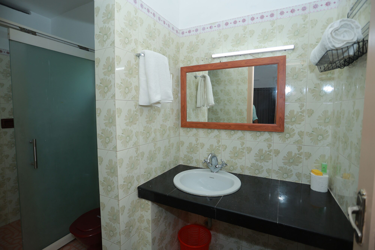Bathroom 3, Ideal Ayurvedic Resort, Thiruvananthapuram