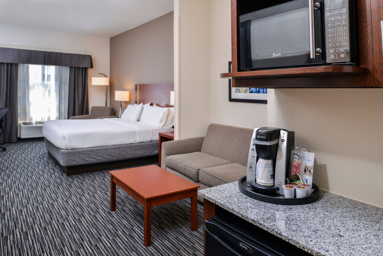 Bedroom 2, Holiday Inn Express & Suites YORK by IHG, York