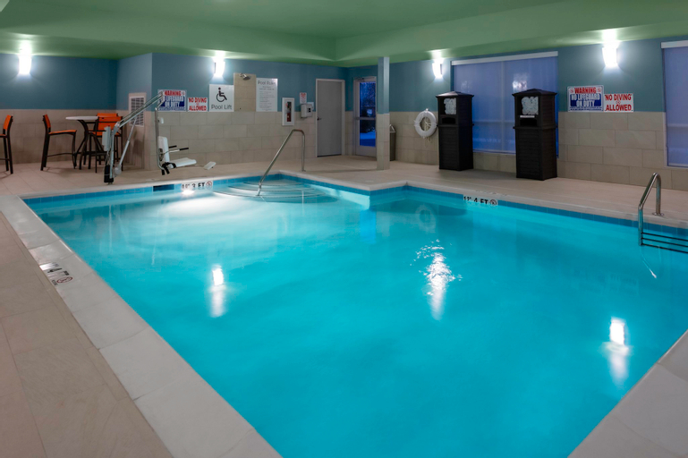 Sport & Beauty 2, Holiday Inn Express & Suites WILMINGTON WEST - MEDICAL PARK, New Hanover