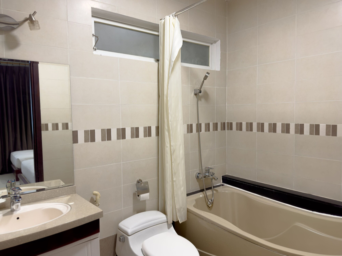 Bathroom 4, Hoang Yen Hotel - Phu My Hung, Ho Chi Minh City
