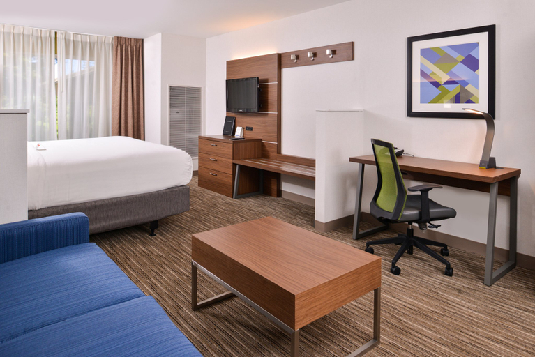 Bedroom 4, Holiday Inn Express & Suites LACEY - OLYMPIA by IHG, Thurston