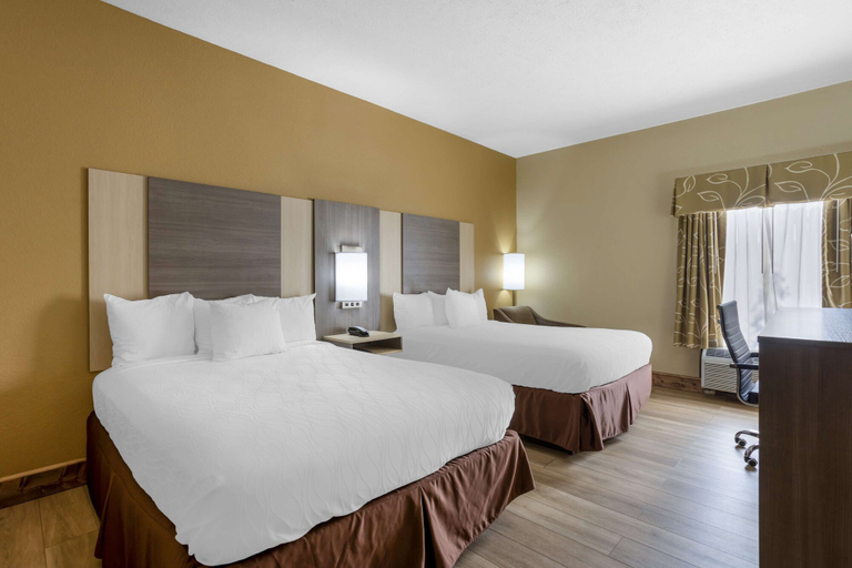 Bedroom 3, Best Western Plus Springfield Airport Inn, Greene