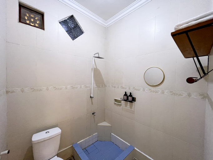 Bathroom 4