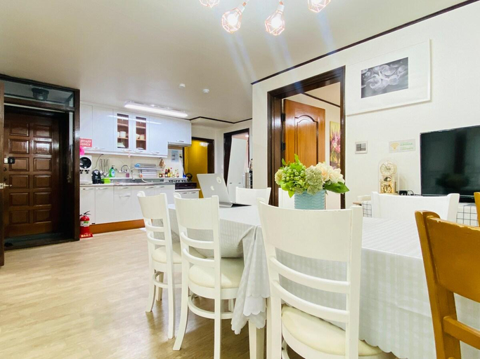 Others 5, Aroha House, Yongsan