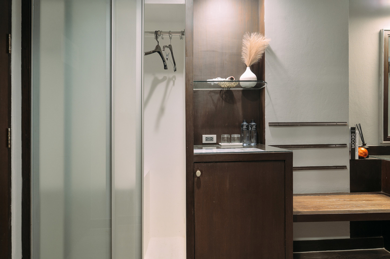 Bathroom 6