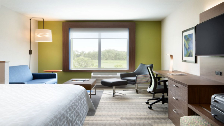 Bedroom 3, Holiday Inn Express & Suites LUMBERTON by IHG, Robeson