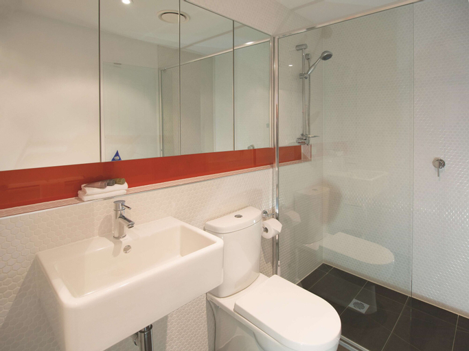 Bathroom 11