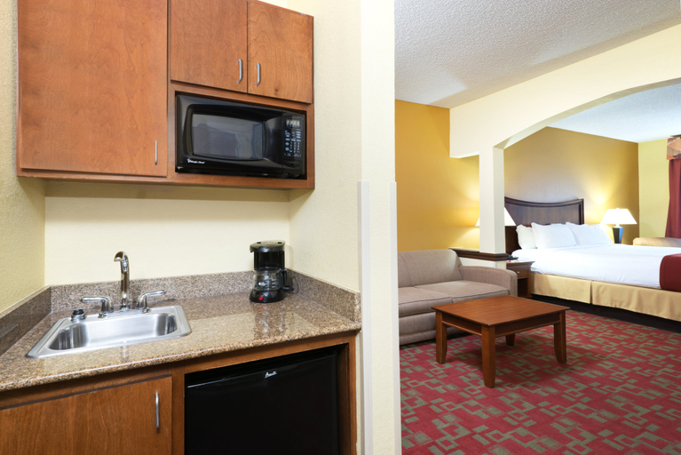Bedroom 5, Holiday Inn Express & Suites LITTLE ROCK-WEST by IHG, Pulaski