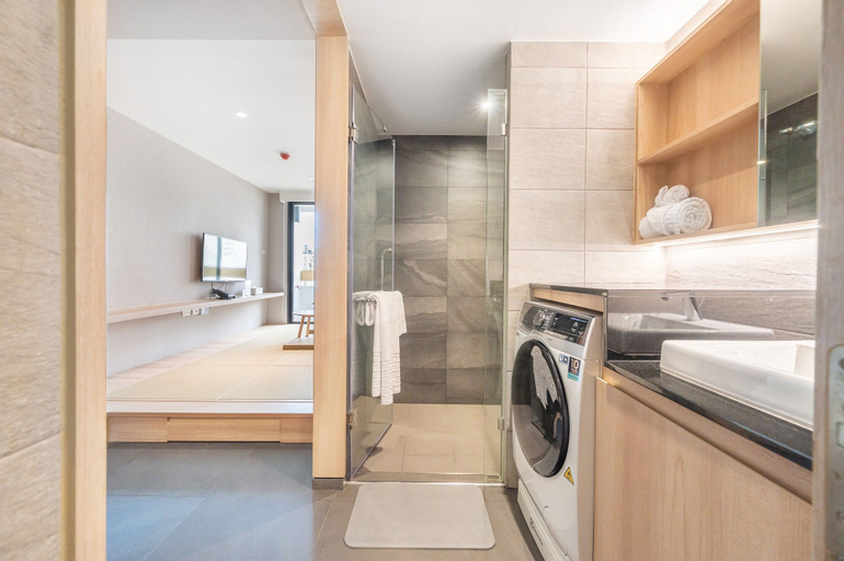 Bathroom 7