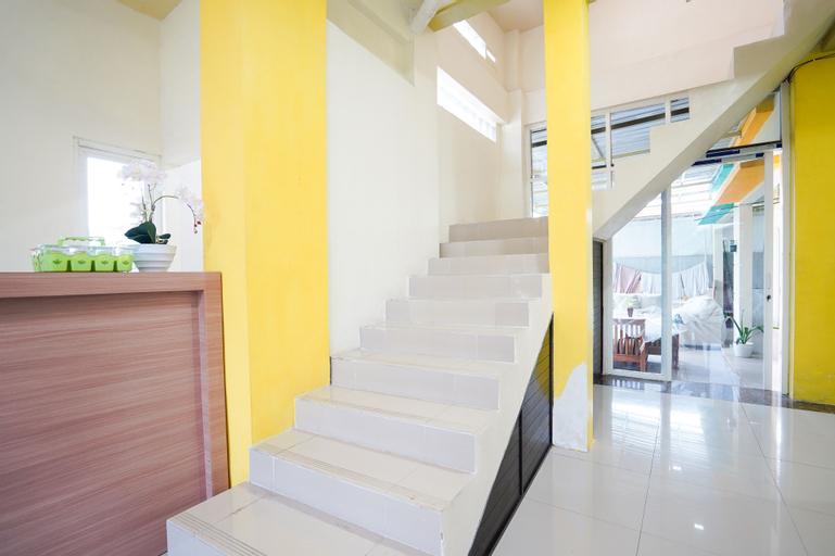 FA Homestay Syariah @ Babat Lamongan Mitra RedDoorz, Lamongan