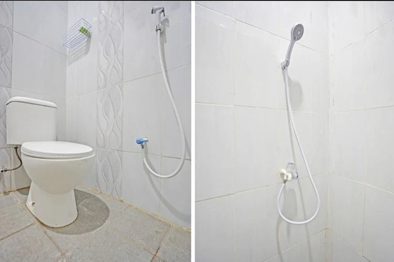 Bathroom 4, FA Homestay Syariah @ Babat Lamongan Mitra RedDoorz, Lamongan