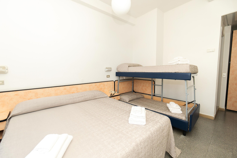 Bedroom 4, Hotel Saint Louis Rimini, Rimini
