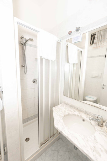 Bathroom 5, Hotel Saint Louis Rimini, Rimini