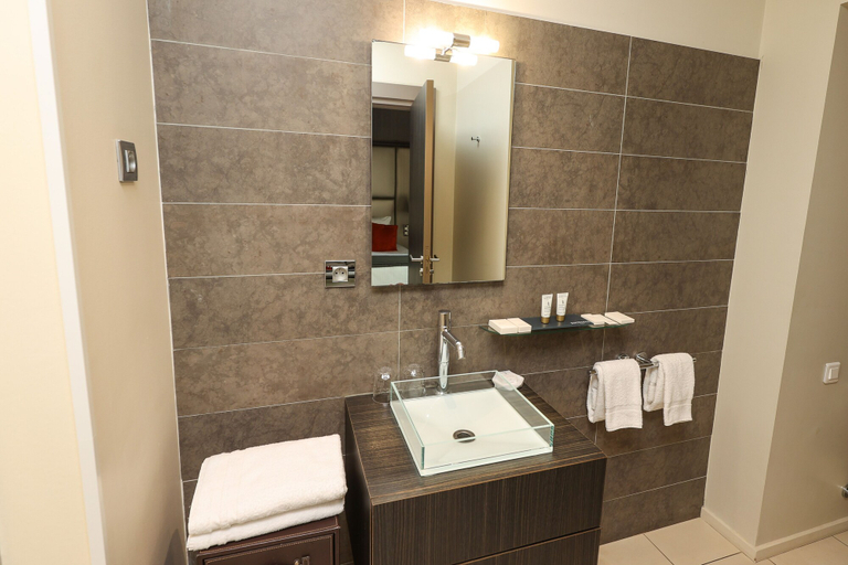 Bathroom 3, Hôtel Château Lacan, Corrèze