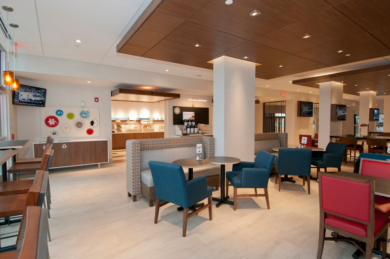 Food & Drinks 4, Holiday Inn Express & Suites JOHNSTOWN by IHG, Cambria