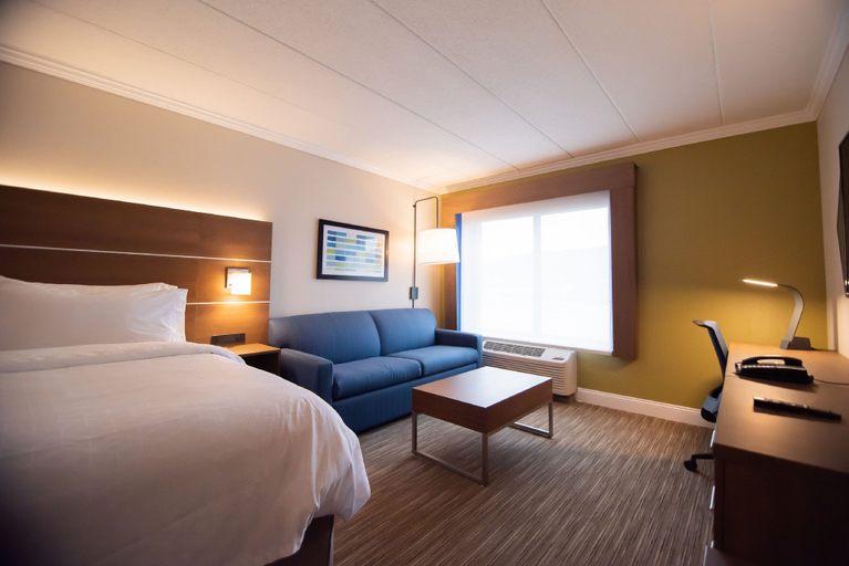 Bedroom 2, Holiday Inn Express & Suites WILLIAMSPORT by IHG, Lycoming