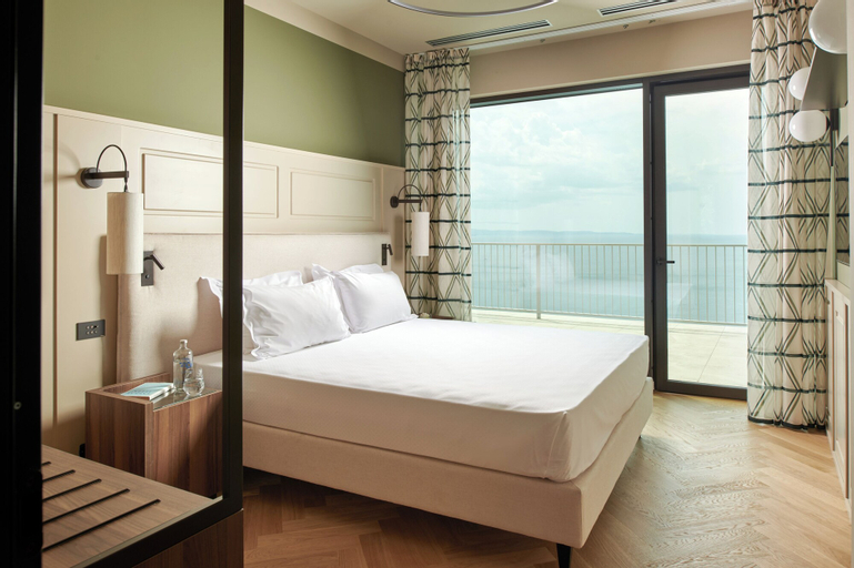 Maximilian Suites, Trieste