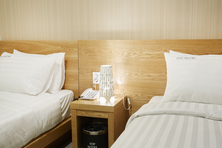 Bedroom 16