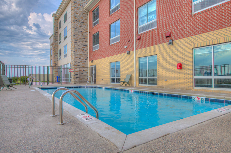 Sport & Beauty 5, Holiday Inn Express & Suites REMINGTON by IHG, Jasper
