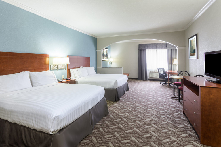 Bedroom 5, Holiday Inn Express & Suites LAKE CHARLES by IHG, Calcasieu