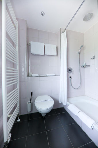 Bathroom 2, Hotel Albblick, Göppingen