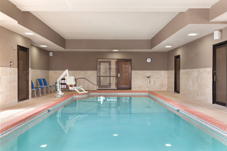 Sport & Beauty 5, Holiday Inn Express & Suites LAVONIA by IHG, Franklin