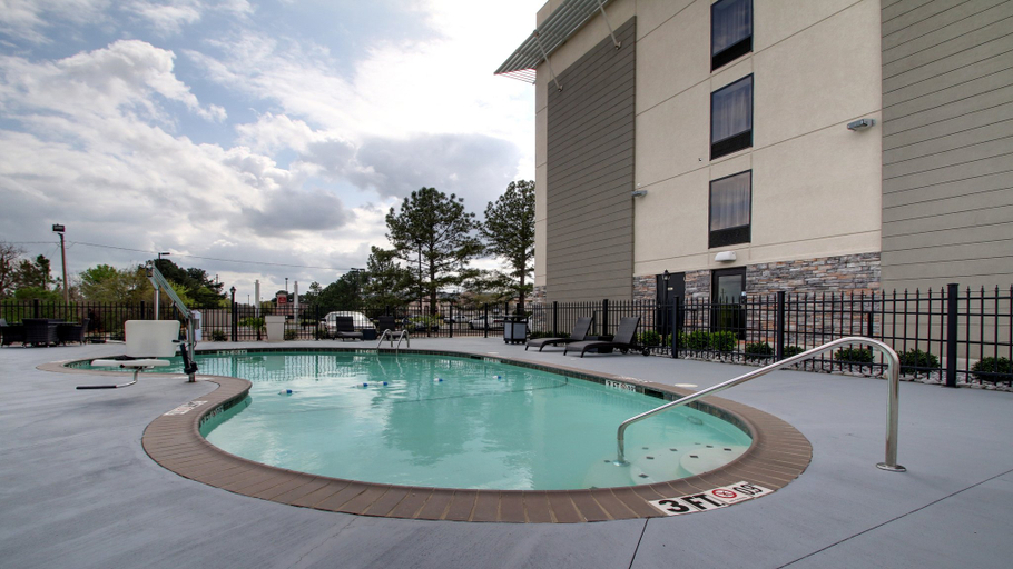 Sport & Beauty 5, Holiday Inn Express & Suites JACKSON DOWNTOWN - COLISEUM by IHG, Hinds