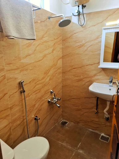 Bathroom 4, Ramana Towers, Tiruvannamalai