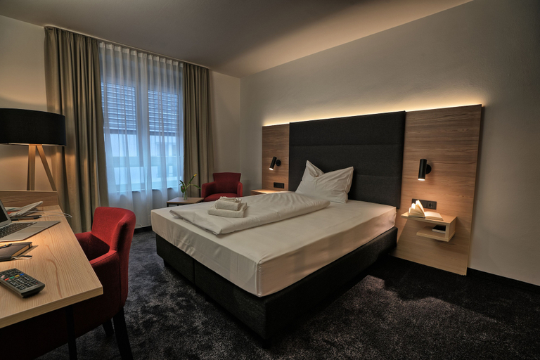 Bedroom 4, Hotel4you, Erding