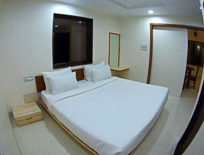 Bedroom 3, Siddhant Hill Resort, Raigarh